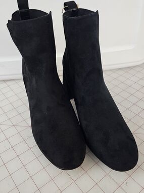 Qupid Black Suede(faux) Block Heel Ankle Booties